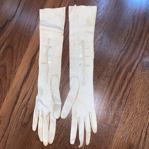Antique early 1900s women’s leather button gloves - Picture 4 of 9